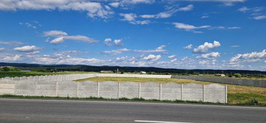 Teren de 2500 mp, în Mihăești