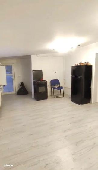 Casă cu 3 camere în Lacul Tei