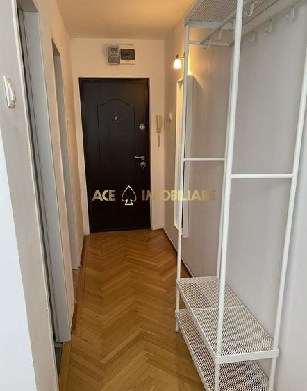 Apartament cu 2 camere decomandat, mobilat în Arcul de Triumf
