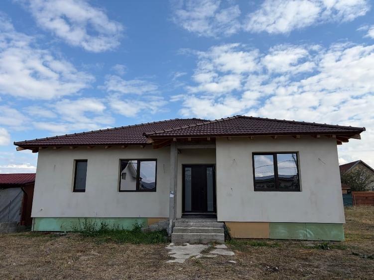 Casă individuală cu 3 camere cu Teren 480 Mp în Iosia