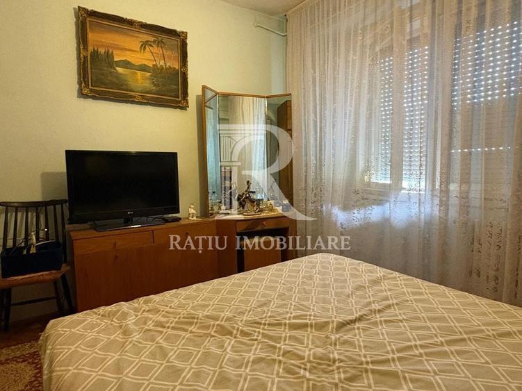 Apartament cu 4 camere decomandat, mobilat în Dacia