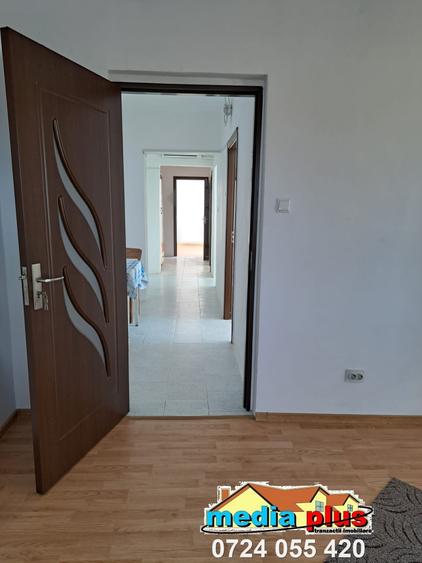 Apartament cu 4 camere decomandat în Port