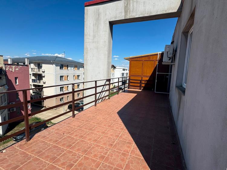 Apartament cu 2 camere semidecomandat în Giroc