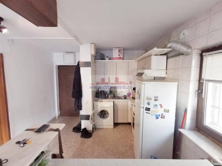 Apartament cu 3 camere decomandat în Banu Manta