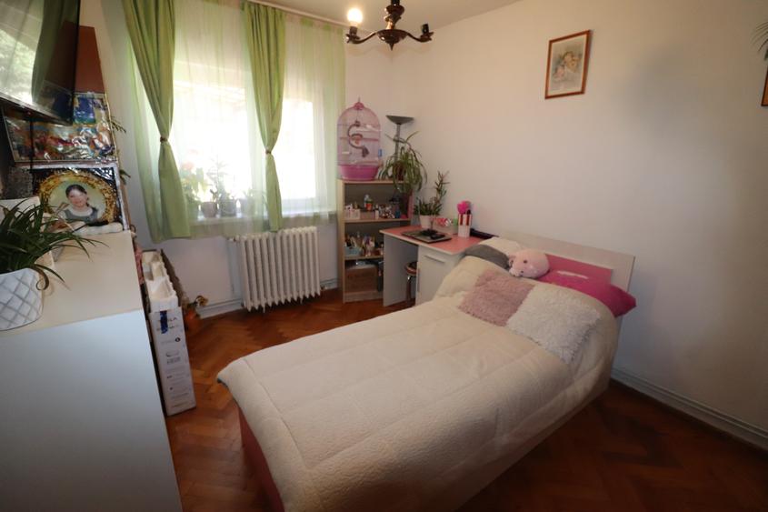 Apartament cu 3 camere în Kiriac