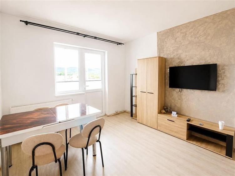 Apartament cu 2 camere nedecomandat, mobilat în Central
