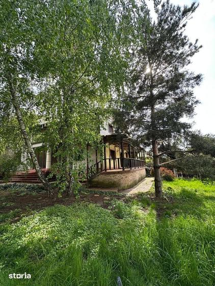 Casă cu 4 camere cu Teren 1200 Mp în Central
