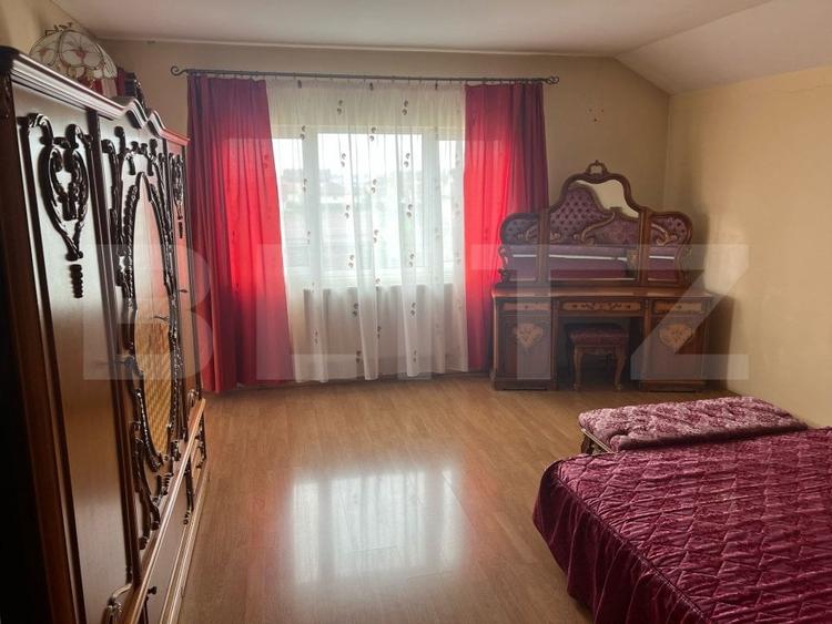 Casă individuală cu 8 camere cu Canalizare în Sâncraiu de Mureș