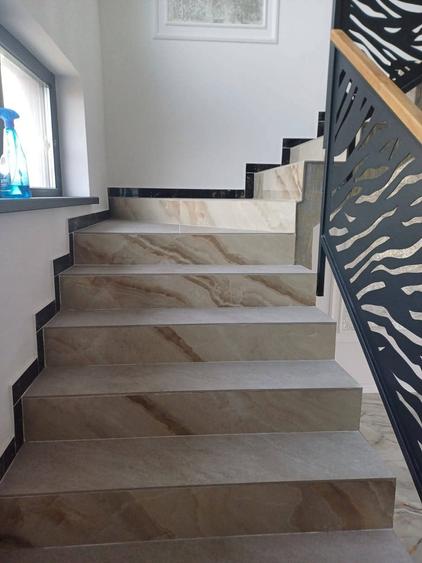 Casă cu 4 camere cu Teren 300 Mp în Vânători