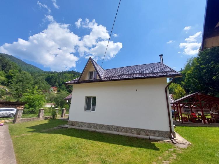 Casă cu 5 camere cu Garaj în Izvoru Muntelui