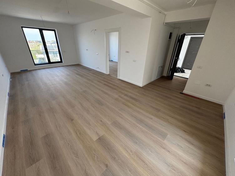 Apartament cu 2 camere decomandat în Est