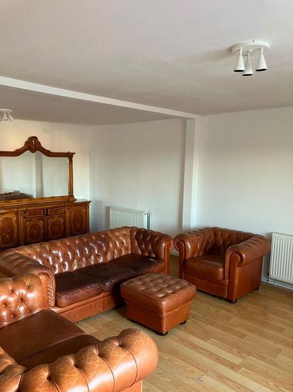 Apartament cu 3 camere decomandat în Vitan