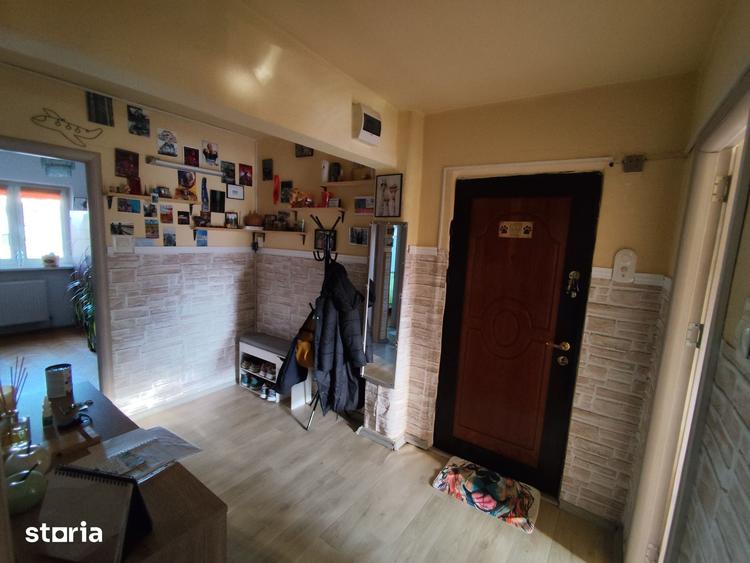 Apartament cu 3 camere decomandat în Tilișca