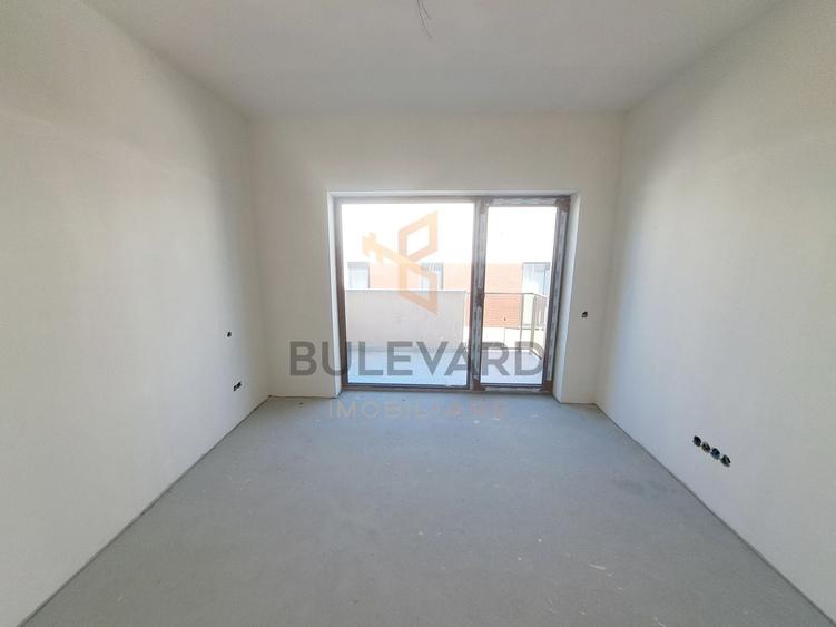 Duplex cu 4 camere cu Canalizare în Florești