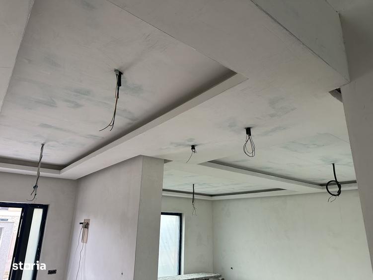 Casă cu 4 camere în Granit