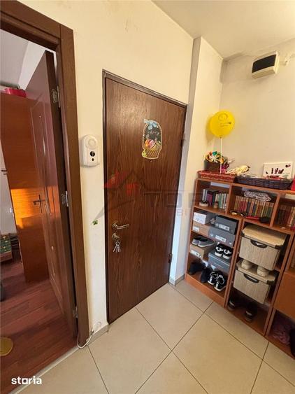 Apartament cu 3 camere decomandat, mobilat în Nicolina