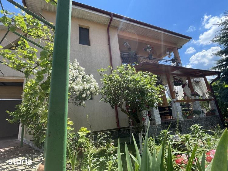Casă cu 5 camere cu Teren 576 Mp în Central