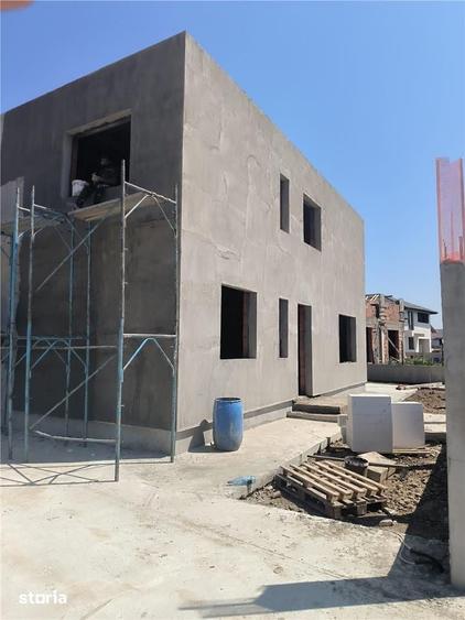 Casă cu 5 camere cu Teren 310 Mp în Central