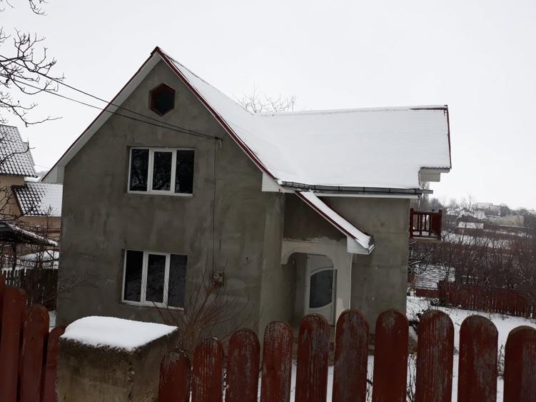Casă individuală cu 3 camere cu Teren 1100 Mp în Central