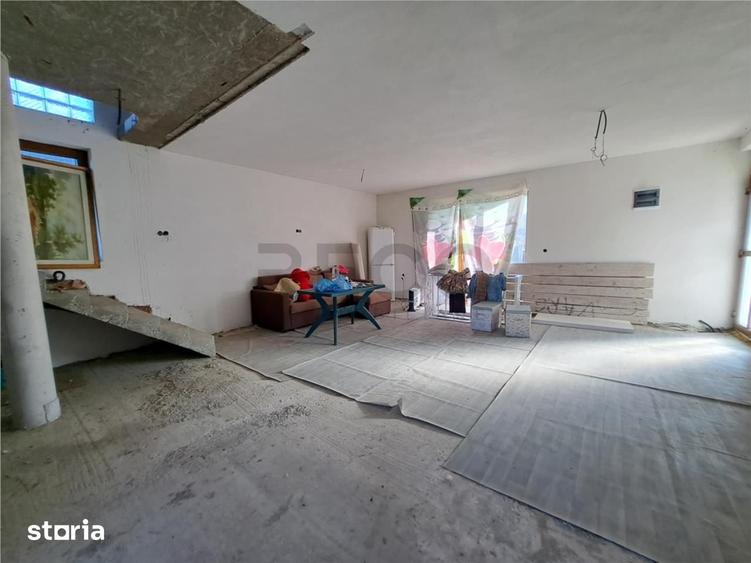 Casă cu 6 camere cu Teren 1276 Mp în Lugașu de Jos