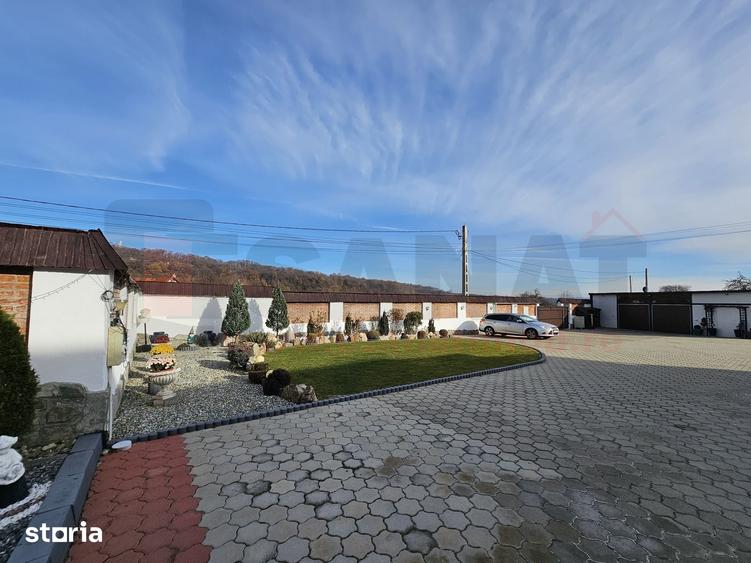 Casă cu 10 camere cu Teren 1892 Mp în Sud