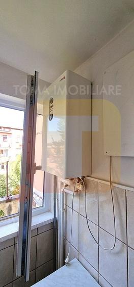 Apartament cu 3 camere semidecomandat în Dărmănești