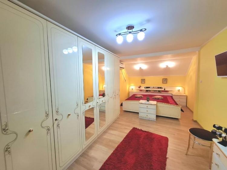 Casă individuală cu 5 camere cu Teren 750 Mp în Central