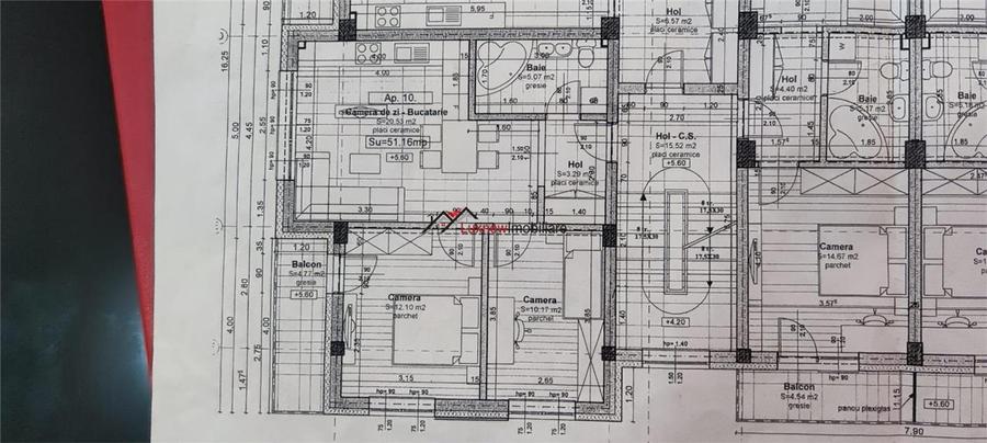 Apartament cu 3 camere semidecomandat, mobilat în Florești