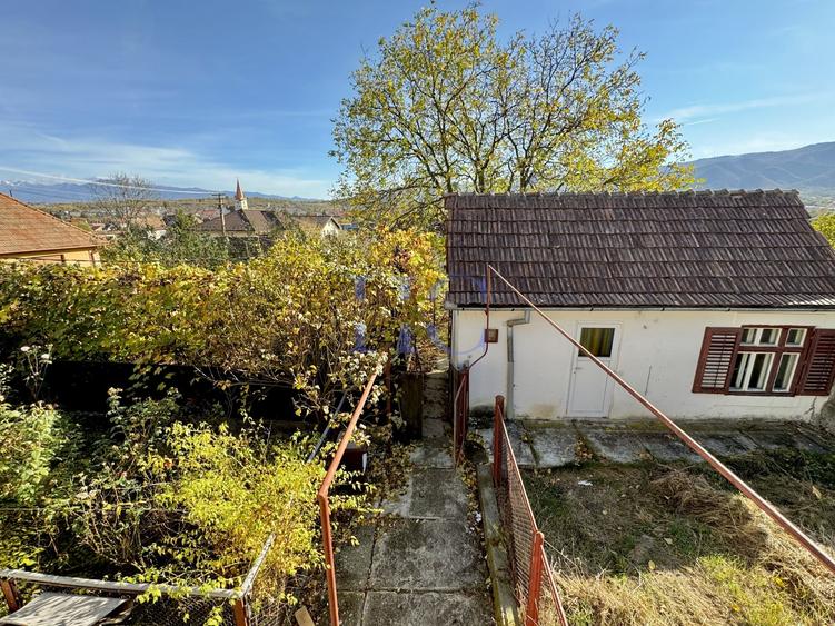 Casă individuală cu 6 camere cu Canalizare în Cisnădie