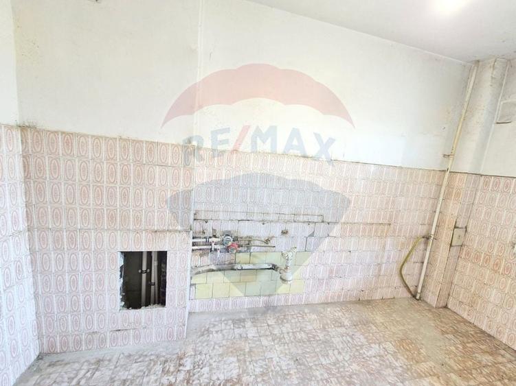 Apartament cu 4 camere decomandat în P-ța Unirii