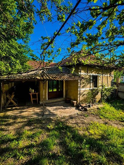 Casă cu 3 camere cu Teren 3300 Mp în Husasău de Tinca
