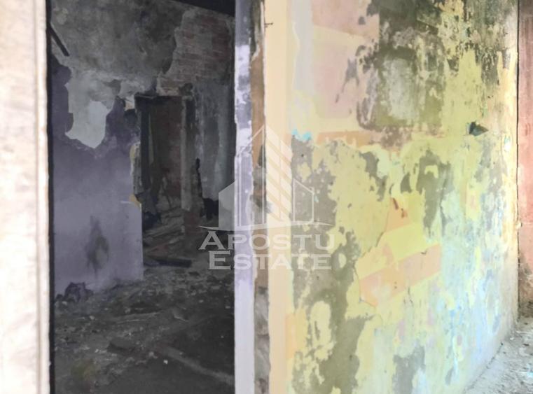 Casă individuală cu 55 camere cu Canalizare în Semicentral