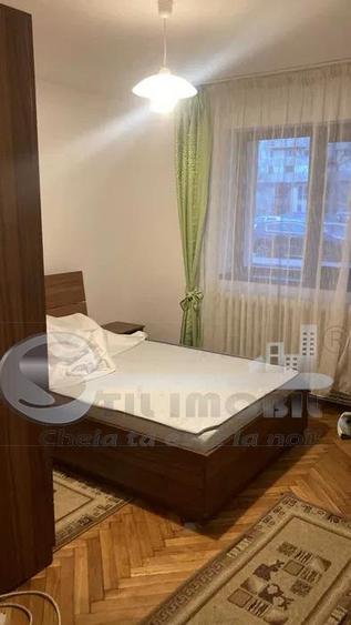 Apartament cu 3 camere decomandat în Hala Centrală