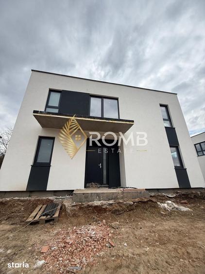 Casă cu 5 camere decomandat cu Teren 420 Mp în Florești