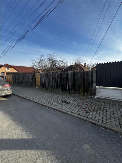 Casă cu 3 camere cu Teren 1000 Mp în Central