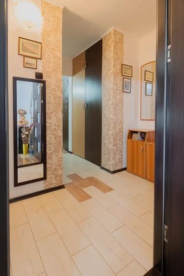 Apartament cu 3 camere decomandat în Inel II