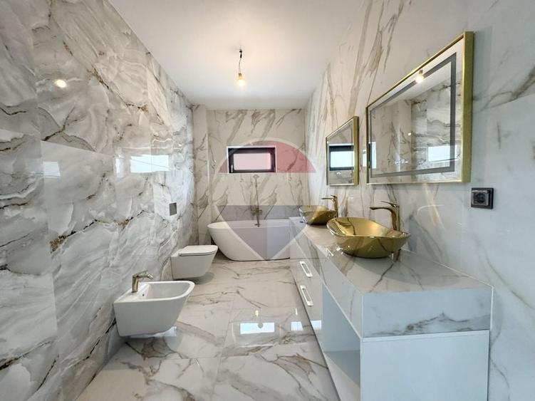 Casă individuală cu 6 camere cu Teren 422 Mp în Pipera