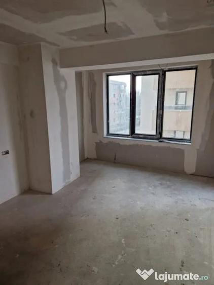 Apartament cu 3 camere decomandat în George Enescu