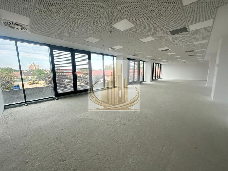 Spațiu comercial, de 4,000 mp, în Complex Studențesc