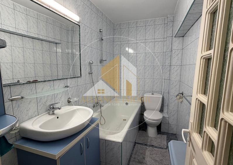 Apartament cu 3 camere decomandat, mobilat în Ștefan cel Mare