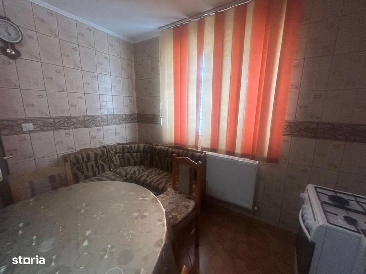 Casă cu 4 camere cu Teren 2000 Mp în Timișești