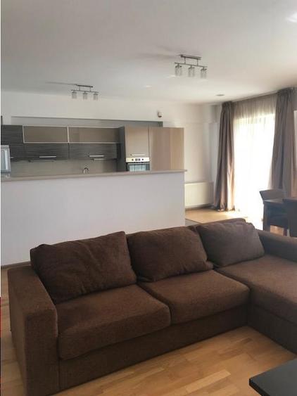 Apartament cu 4 camere decomandat în Herăstrău