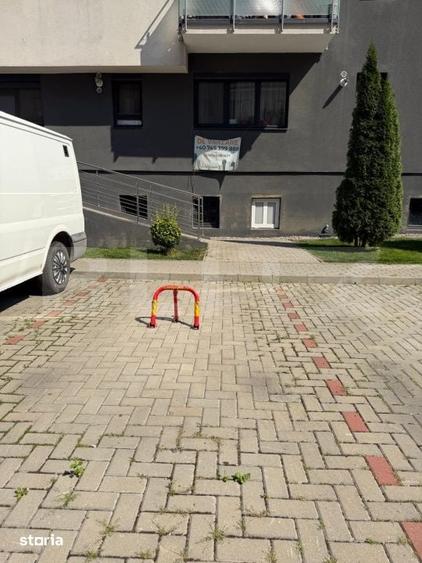 Apartament cu 4 camere în Tractorul