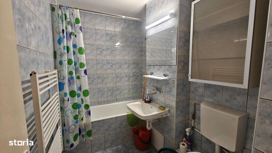 Apartament cu 3 camere semidecomandat în Grigorescu