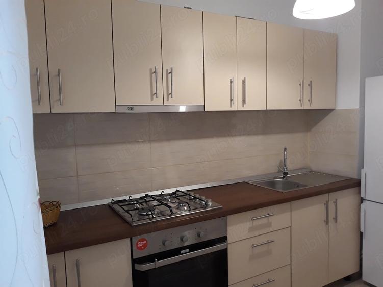 Apartament cu 2 camere decomandat, mobilat în Central