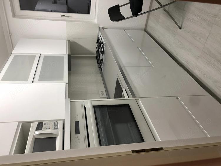 Apartament cu 3 camere semidecomandat în Central