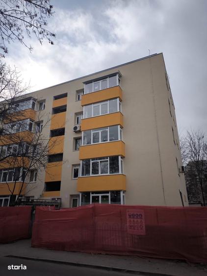 Apartament cu 2 camere semidecomandat, mobilat în Titan