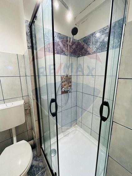 Apartament cu 3 camere decomandat, mobilat în Tractorul