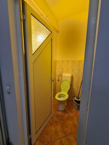 Spațiu comercial, de 90 mp, în Central