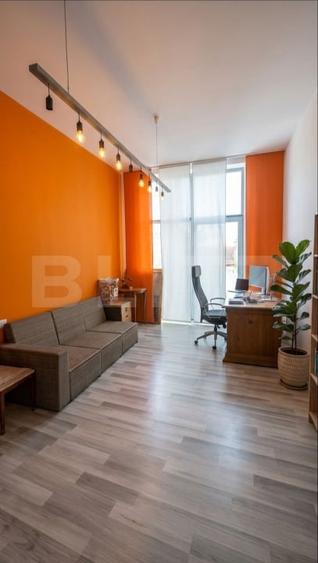Birou, de 332.26000976563 mp, în Central